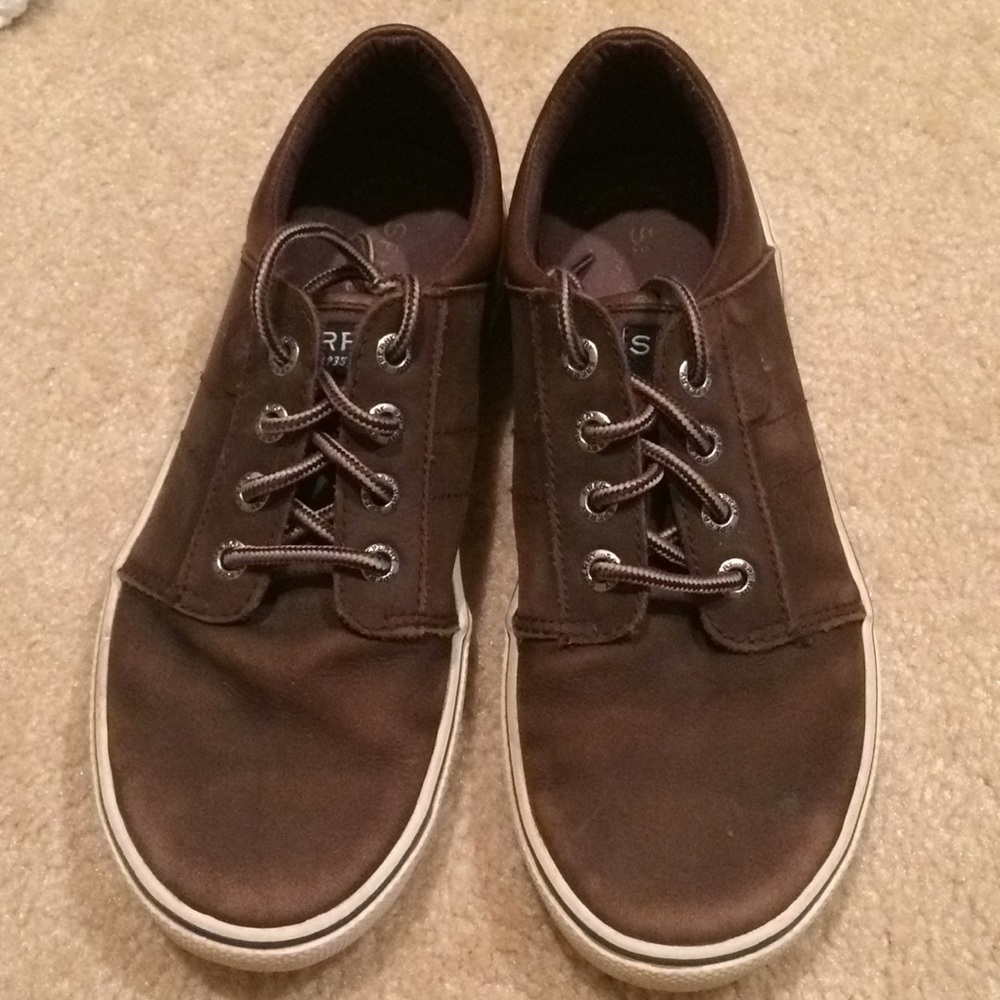 Sperry boy’s lace up shoes